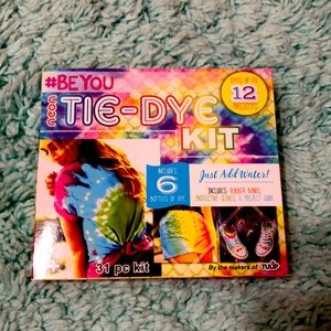 Tie dye kit
